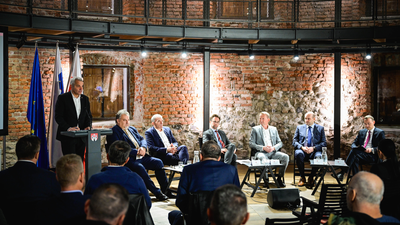 Stroka je enotna, da bomo za lahke frakcije morali čimprej poskrbeti sami